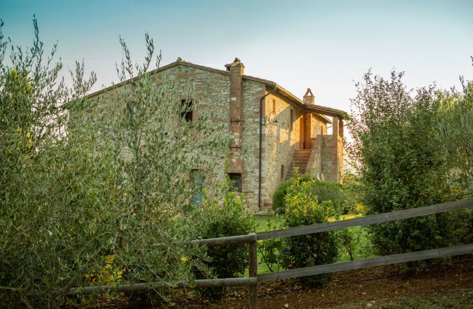 podere monti villa in toscana
