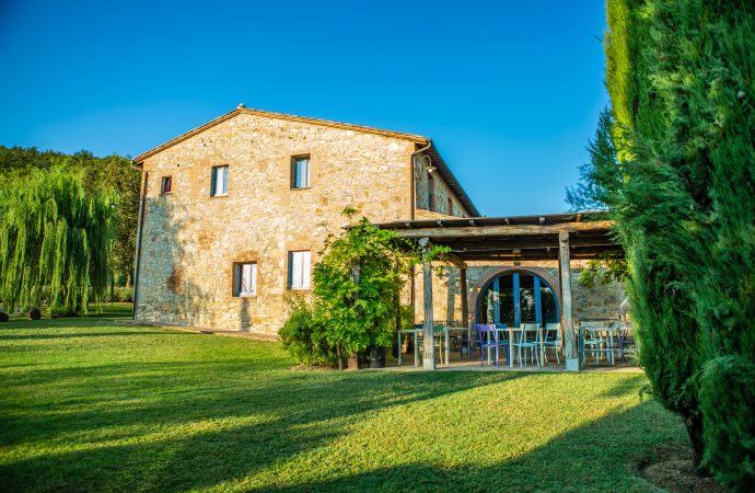 podere monti villa in toscana