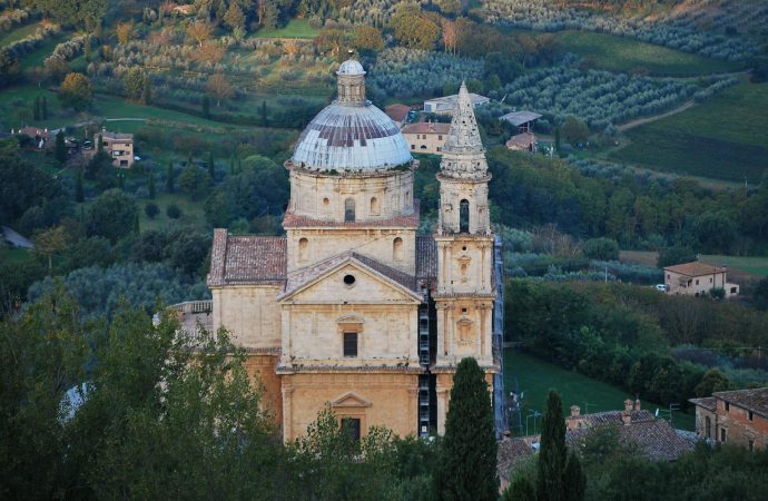 montepulciano-g4413fc187_1920